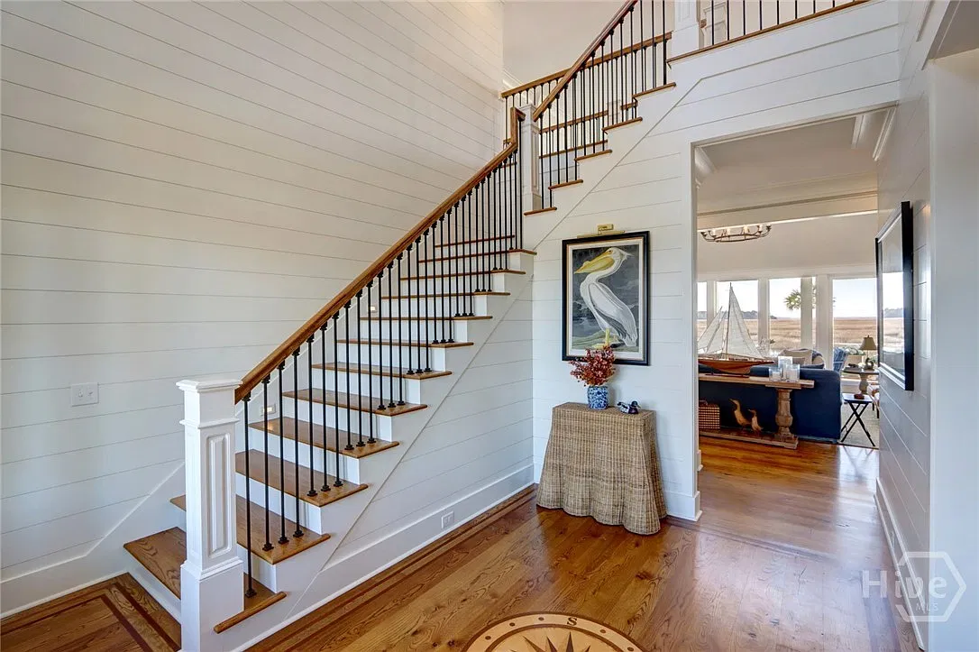 5 bed, 5.0 bath, 5415 sqft, $17,500 — Photo 3