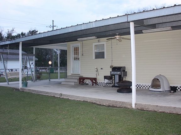 2nd image of 102 Canal Ln