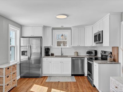 11 Peggy Ln, Farmington, CT, 06032