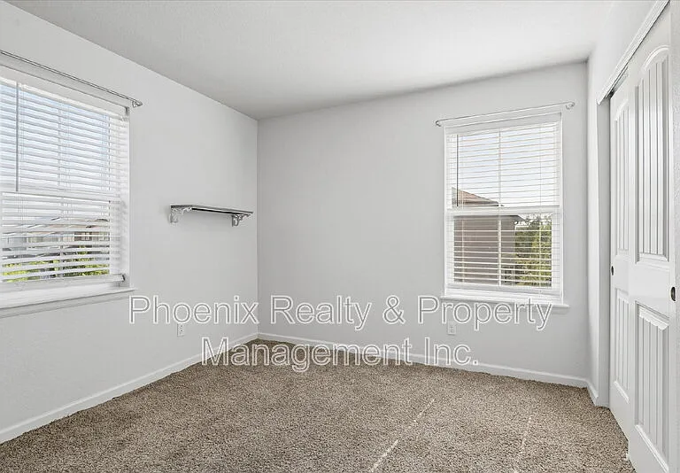 963 Laramie Ln — Photo 13