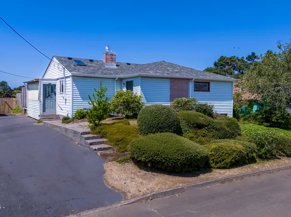 1537 NW Grove St, Newport, OR 97365
