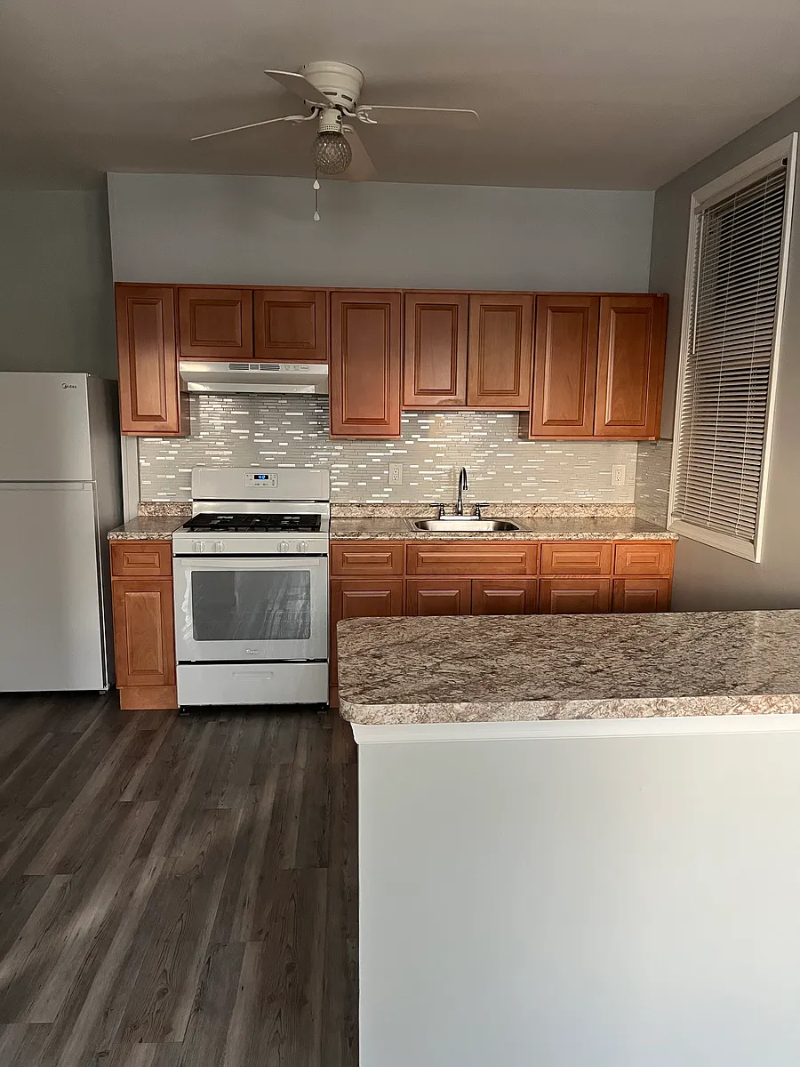 Building Photo - 54 Davenport Ave #6