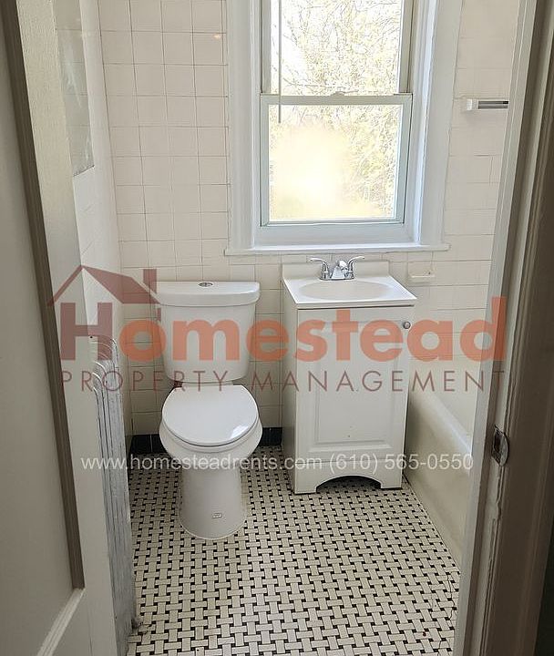 1st image of 640 Poplar St APT 3