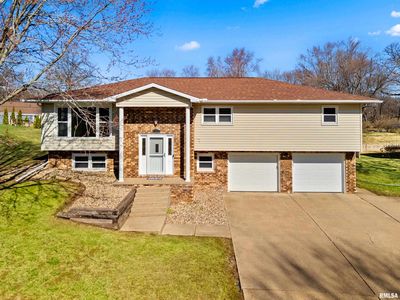 203 Country Club Dr, Pekin, IL, 61554