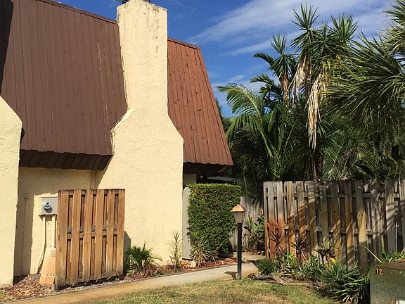 2nd image of 3536 Gardens East Dr