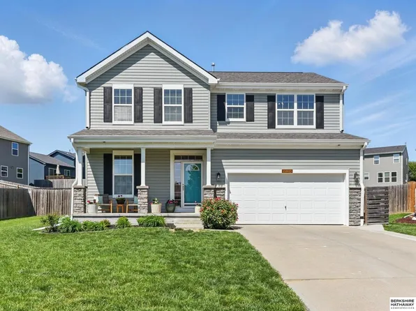 15910 Filmore Cir, Bennington, NE 68007