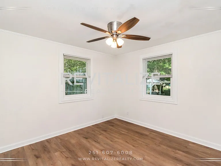 James Street Duplex — Photo 9