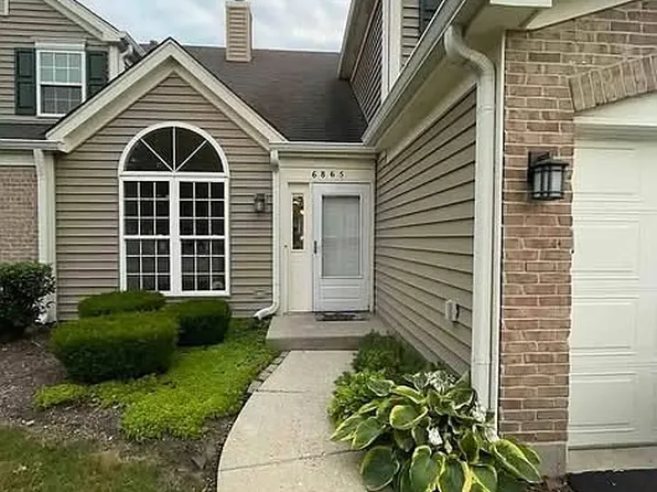 6865 Hampton Cir, Gurnee, IL 60031