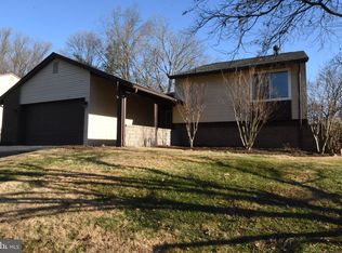 231 Penny Ln, Sterling, VA 20164