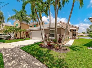 968 Savannah Falls Dr, Fort Lauderdale, FL 33327