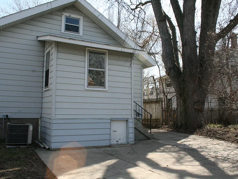 314 Dunning St — Photo 15