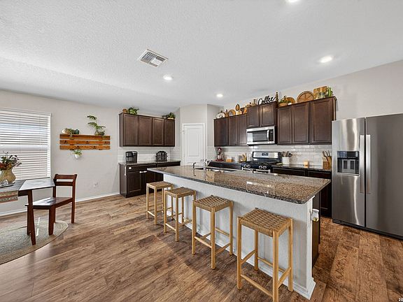 3rd image of 3653 Copper River