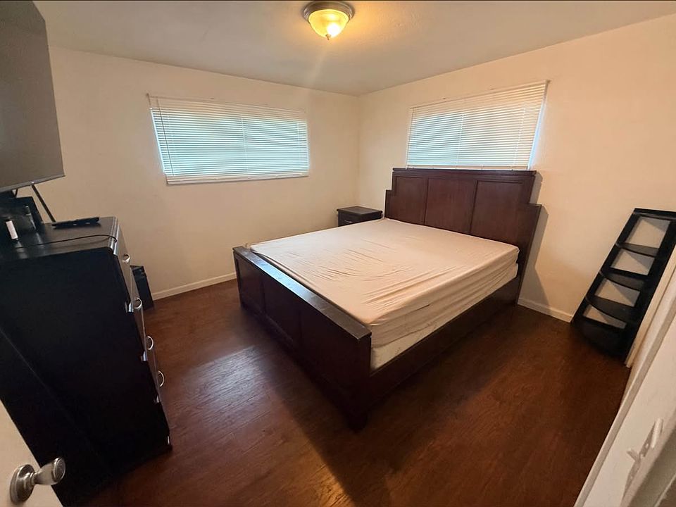 1st image of 1131 Bell Ave