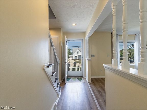 3rd image of 6011 Allanwood Dr