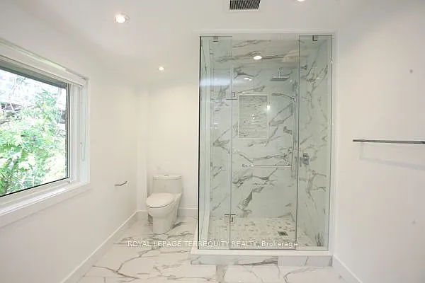 48 McGill St — Photo 32