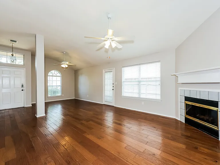 2268 Bresee Dr — Photo 4