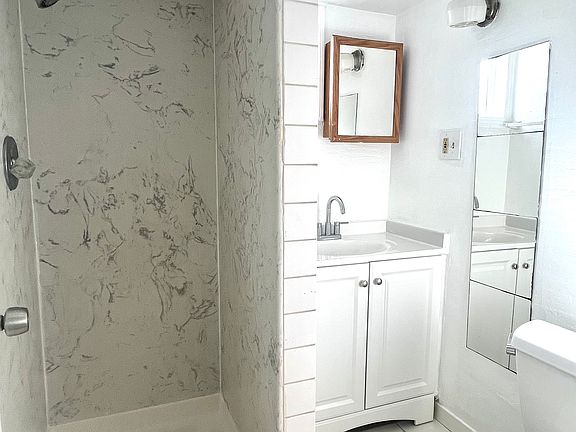4th image of 398 N Parkview Ave #2