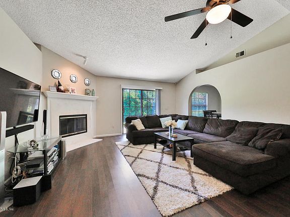 5th image of 11660 Lazy Willow Ln