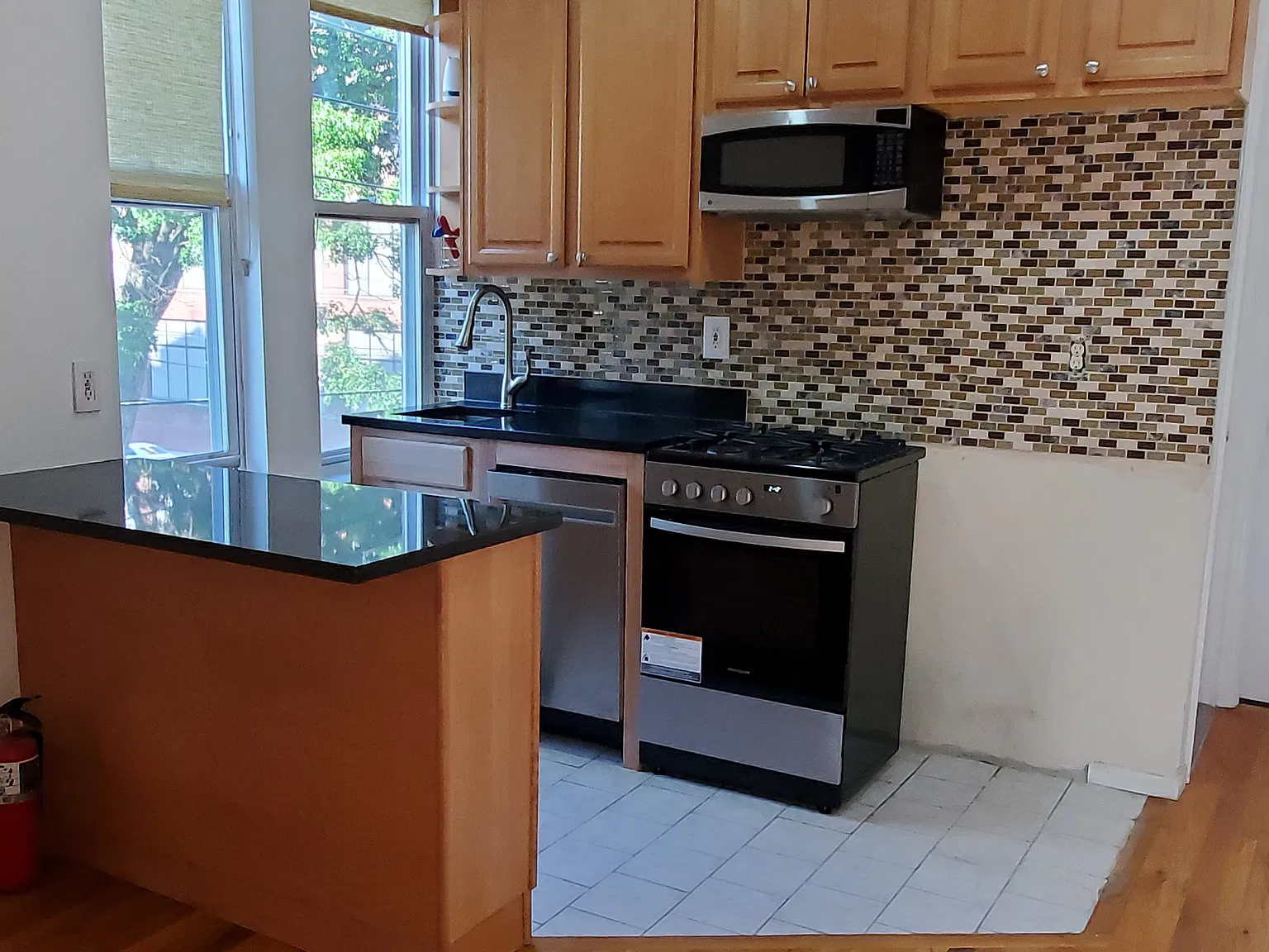 734 Adams St — Photo 1