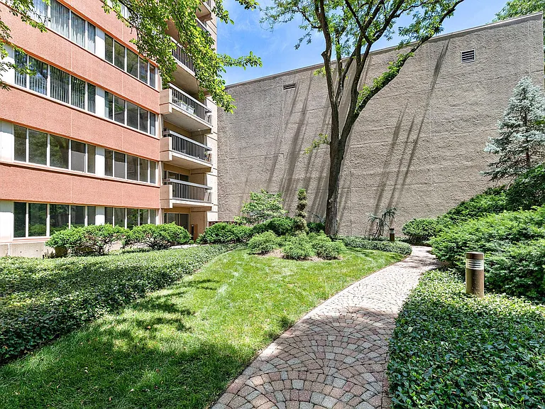 2525 Main St #704 — Photo 39