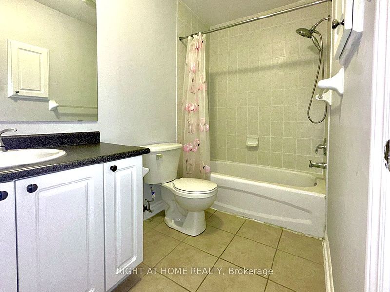 Oakville Townhouse for rent - 3 Bedrooms — photo 10