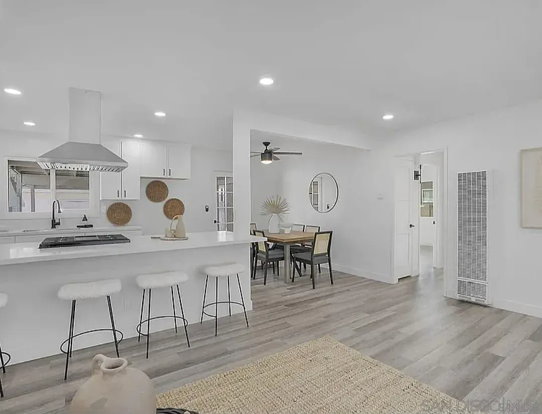 3 bed, 2.0 bath, 1424 sqft, $4,200 — Photo 3