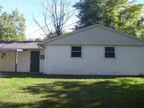 2nd image of 5825 Gateway Dr