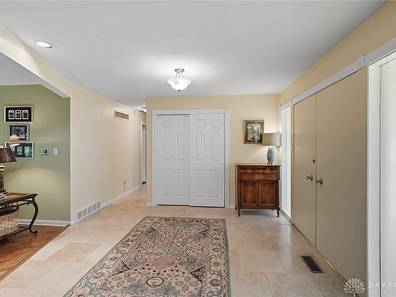 4th image of 4823 Pamela Sue Dr