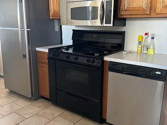 5th image of 1257A 78th St #2