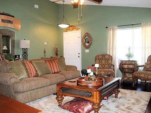2nd image of 3139 Foxglove Ln