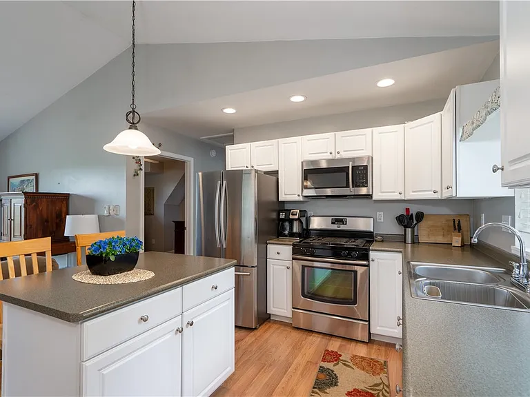 4027 Graywood S #B — Photo 12