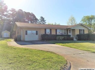 1102 Retlaw St NW, Huntsville, AL 35816