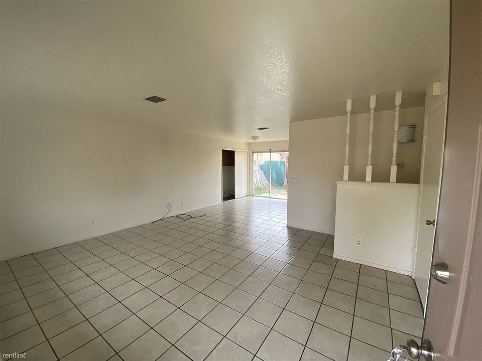 911 W 7th St, Hanford, CA 93230 | Zillow