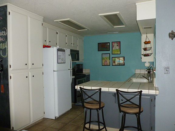 4th image of 852 Dorchester Cir