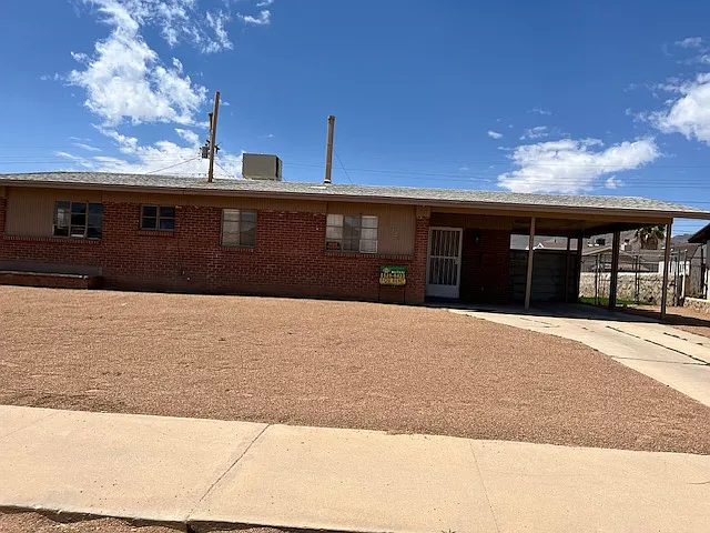 3 bed, 1016 sqft, $1,425 — Photo 1