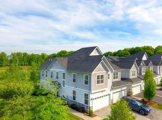 1 Lindentree Ln, Middletown, NY 10940