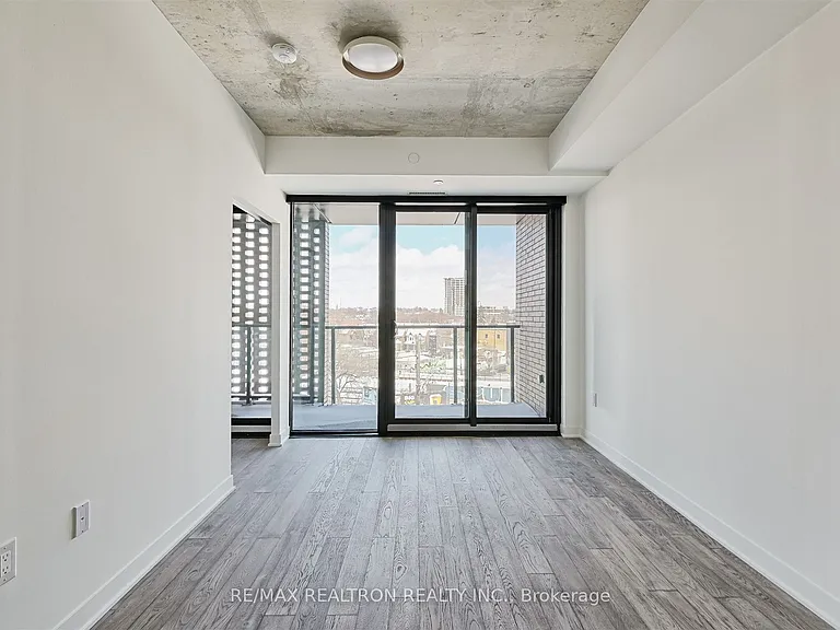 2625 Dundas St W #611 — Photo 11