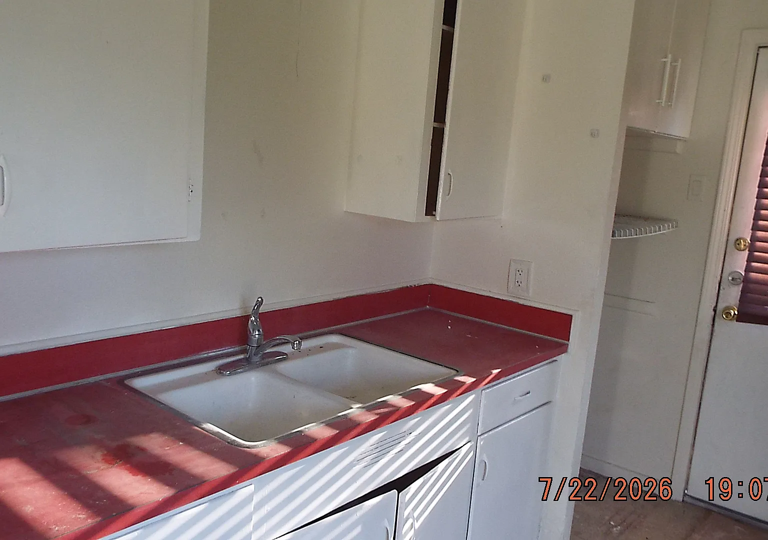 3 bed, 864 sqft, $1,495 — Photo 4