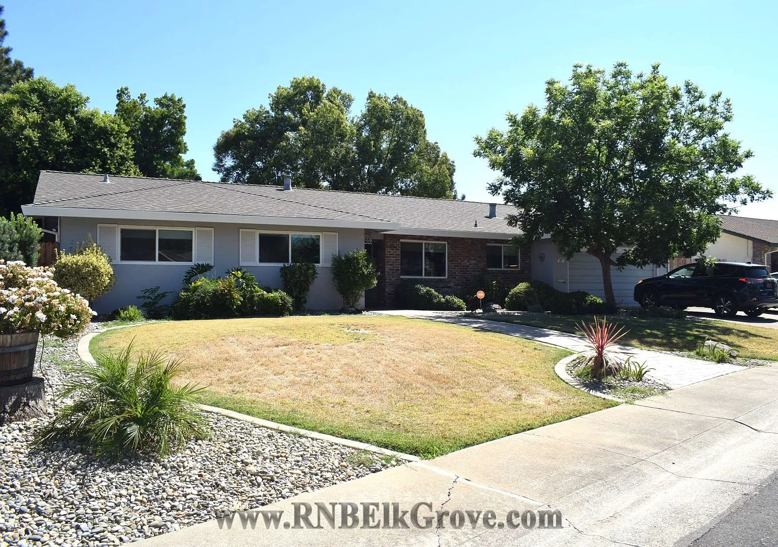 El Patio Court 9006 — Photo 1
