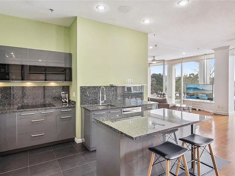 151 E Washington St #3B — Photo 14