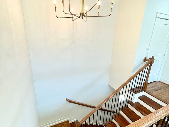 5th image of 4004 Roswell St #10878739