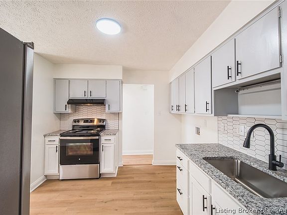 3rd image of 1943 Cheryl Drive