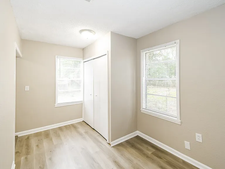 1031 Bunker Hill Blvd — Photo 6
