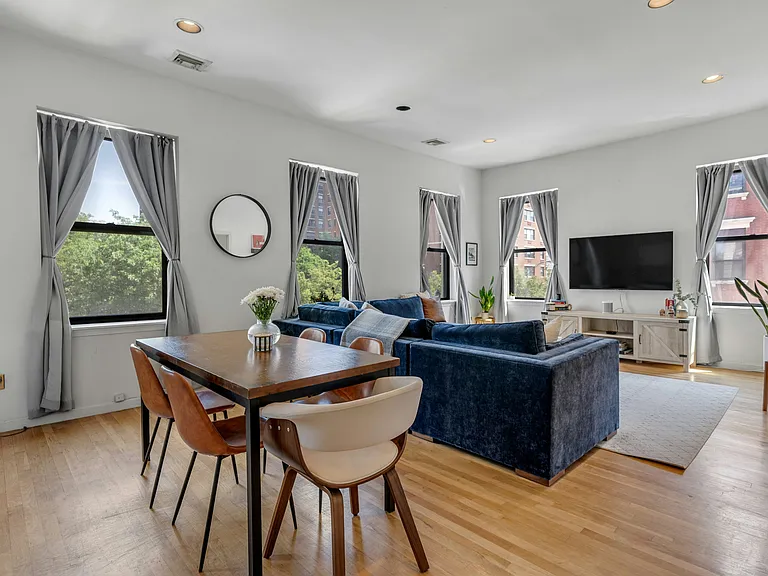 300 Hudson St #7 — Photo 4
