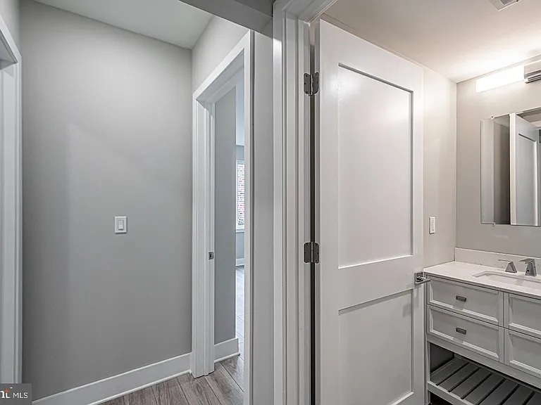 746 S 16th St #2B — Photo 7