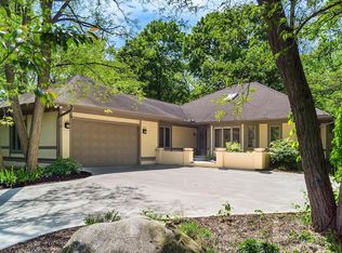 7089 Cooper Rd, Columbus, OH 43231