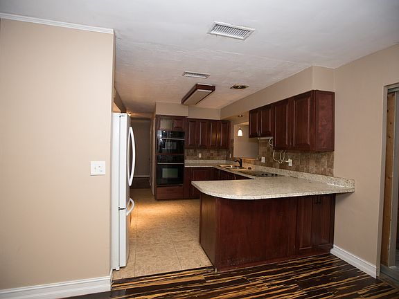 2nd image of 1182 Norwood Ave