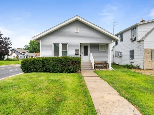 1658 W Lombard St, Davenport, IA 52804
