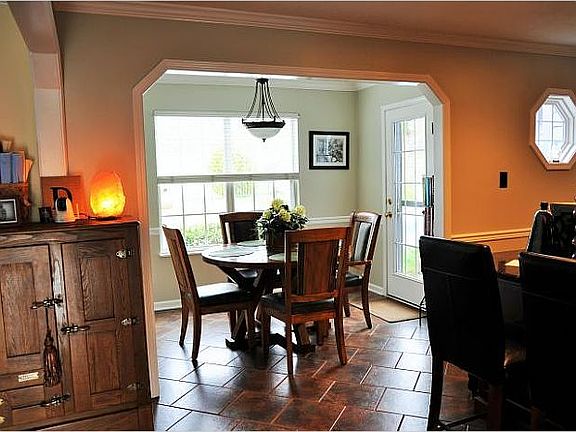 3rd image of 3139 Whispering Oaks Dr