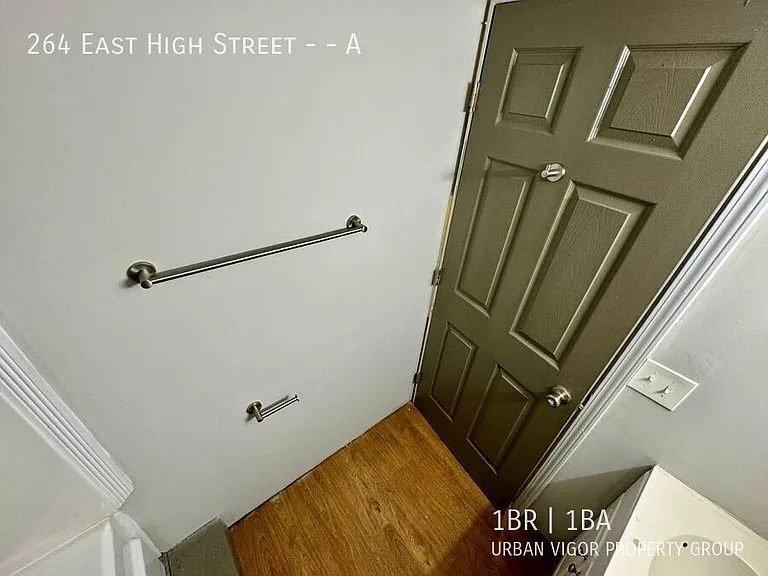 264 E High St #A — Photo 11